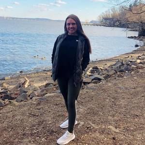 Meet your Posher, Carlyle